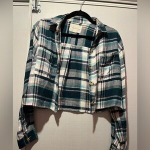 Aeropostale cropped flannel. Size xs